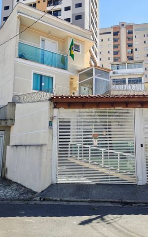 Casa de condomínio à venda com 60m², 2 quartos e 1 vaga Casa de condomínio à venda com 60m², 2 quartos e 1 vagaFachada