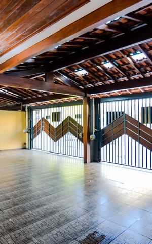 Casa à venda com 389m², 4 quartos e 4 vagasGaragem