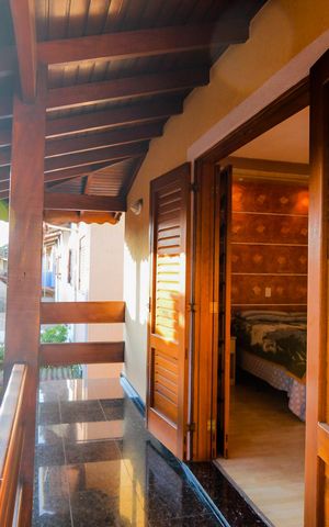 Casa à venda com 389m², 4 quartos e 4 vagasVaranda da Suíte 1