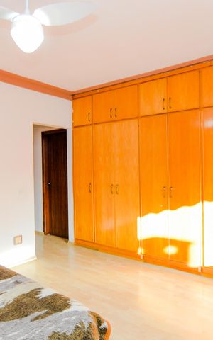 Casa à venda com 389m², 4 quartos e 4 vagasSuíte 1
