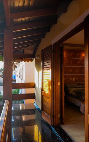 Casa à venda com 389m², 4 quartos e 4 vagasVaranda da Suíte 1