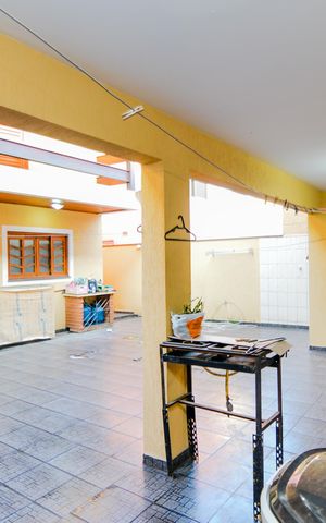 Casa à venda com 389m², 4 quartos e 4 vagasQuintal