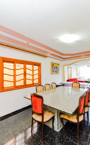 Casa à venda com 389m², 4 quartos e 4 vagasSala de Jantar