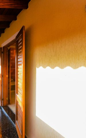Casa à venda com 389m², 4 quartos e 4 vagasVaranda da Suíte 1