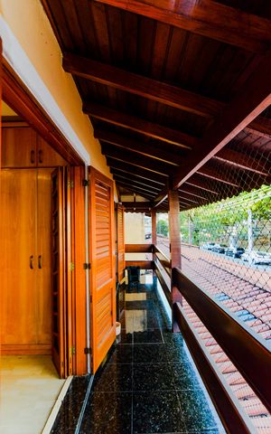 Casa à venda com 389m², 4 quartos e 4 vagasVaranda da Suíte 4