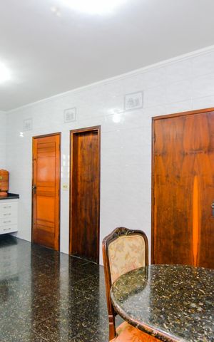 Casa à venda com 389m², 4 quartos e 4 vagasCozinha