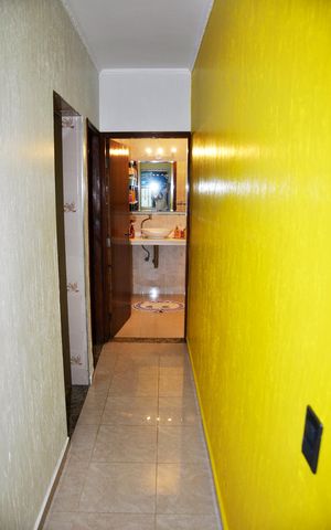 Casa para alugar com 180m², 3 quartos e 5 vagas Casa para alugar com 180m², 3 quartos e 5 vagasDetalhe - Corredor Quartos