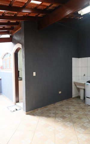 Casa à venda com 198m², 3 quartos e 2 vagasÁrea de Serviço