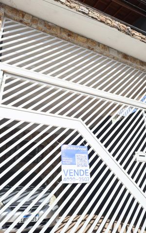 Casa à venda com 198m², 3 quartos e 2 vagasFachada