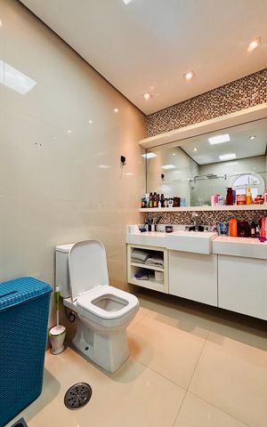 Casa de condomínio à venda com 630m², 5 quartos e 4 vagasBanheiro da Suíte 1