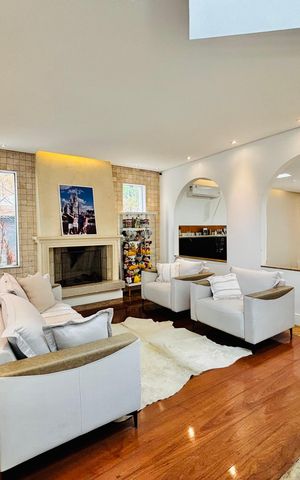 Casa de condomínio à venda com 630m², 5 quartos e 4 vagasSala 1