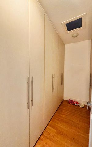 Casa de condomínio à venda com 630m², 5 quartos e 4 vagasCloset suite 4 