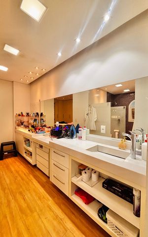 Casa de condomínio à venda com 630m², 5 quartos e 4 vagasCloset suite 2 