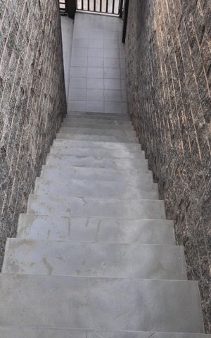 Casa à venda com 138m², 3 quartos e 3 vagasEscada de acesso