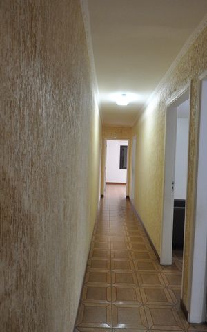 Casa à venda com 138m², 3 quartos e 3 vagasCorredor