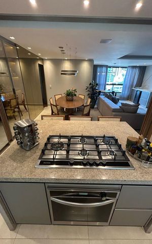 Apartamento à venda com 134m², 4 quartos e 4 vagas Apartamento à venda com 134m², 4 quartos e 4 vagasCozinha
