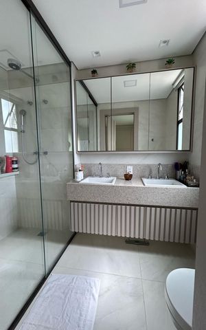 Apartamento à venda com 134m², 4 quartos e 4 vagas Apartamento à venda com 134m², 4 quartos e 4 vagasBanheiro