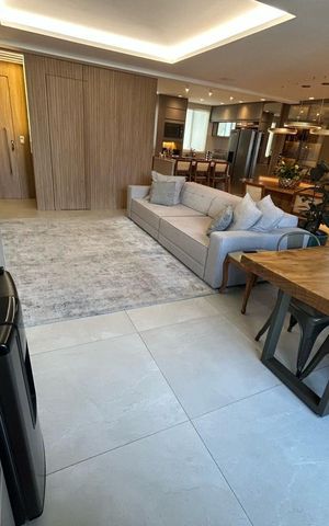Apartamento à venda com 134m², 4 quartos e 4 vagas Apartamento à venda com 134m², 4 quartos e 4 vagasCozinha