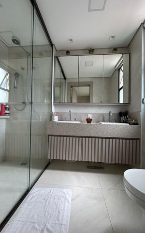 Apartamento à venda com 134m², 4 quartos e 4 vagas Apartamento à venda com 134m², 4 quartos e 4 vagasBanheiro