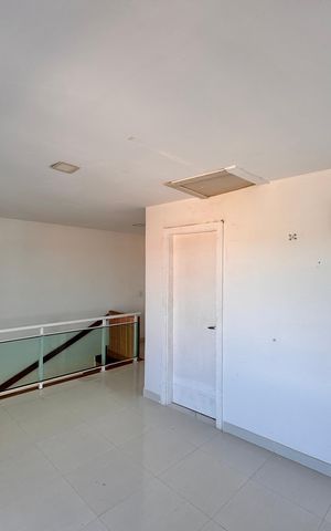 Casa de condomínio à venda com 180m², 2 quartos e sem vagaSala (Segundo Andar)