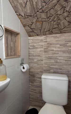 Casa de condomínio à venda com 180m², 2 quartos e sem vagaLavabo