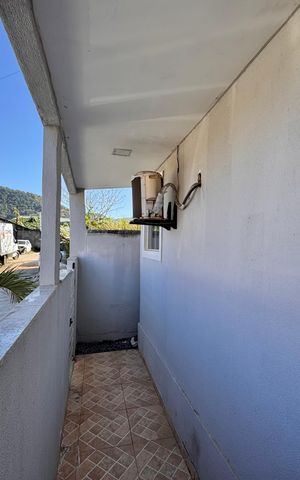 Casa de condomínio à venda com 180m², 2 quartos e sem vagaÁrea externa