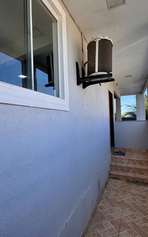 Casa de condomínio à venda com 180m², 2 quartos e sem vagaÁrea externa