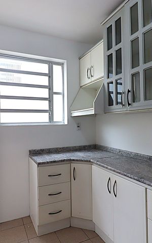 Apartamento para alugar com 77m², 3 quartos e sem vagaCozinha
