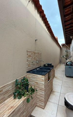 Casa à venda com 249m², 4 quartos e 4 vagas Casa à venda com 249m², 4 quartos e 4 vagasÁrea de Serviço