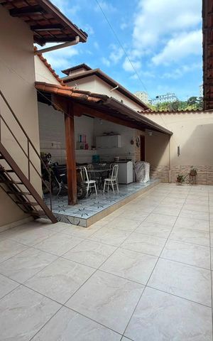 Casa à venda com 249m², 4 quartos e 4 vagas Casa à venda com 249m², 4 quartos e 4 vagasÁrea gourmet