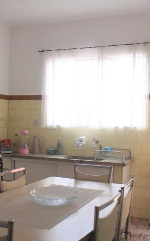Casa à venda com 140m², 2 quartos e 2 vagasCozinha