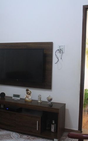 Casa à venda com 140m², 2 quartos e 2 vagasSala