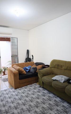 Casa à venda com 200m², 2 quartos e 2 vagasSala