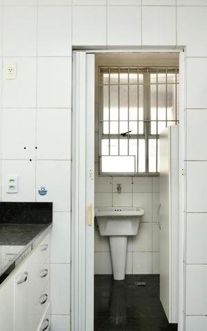 Apartamento para alugar com 121m², 2 quartos e 2 vagas Apartamento para alugar com 121m², 2 quartos e 2 vagasCozinha e Área de Serviço