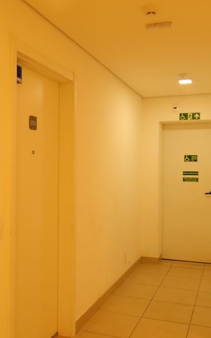 Apartamento para alugar com 43m², 2 quartos e sem vagaÁrea comum - Saguão do andar