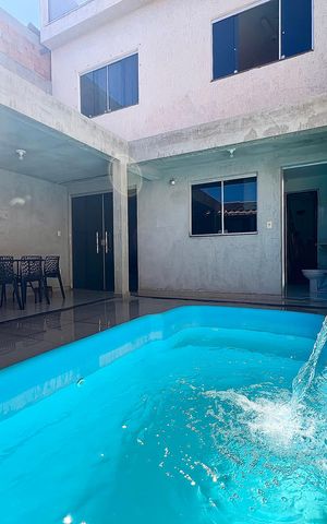 Casa à venda com 250m², 3 quartos e 4 vagas Casa à venda com 250m², 3 quartos e 4 vagasPiscina
