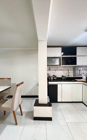 Casa à venda com 250m², 3 quartos e 4 vagas Casa à venda com 250m², 3 quartos e 4 vagasCozinha