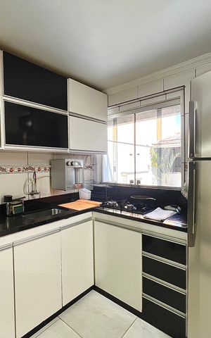 Casa à venda com 250m², 3 quartos e 4 vagas Casa à venda com 250m², 3 quartos e 4 vagasCozinha