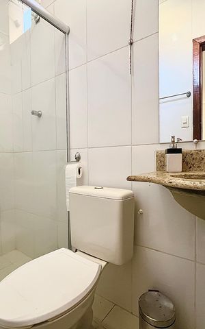 Casa à venda com 250m², 3 quartos e 4 vagas Casa à venda com 250m², 3 quartos e 4 vagasBanheiro Social