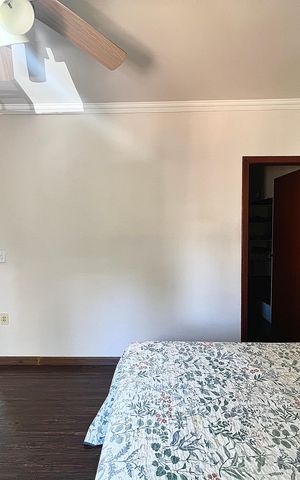 Casa à venda com 250m², 3 quartos e 4 vagas Casa à venda com 250m², 3 quartos e 4 vagasQuarto Suíte