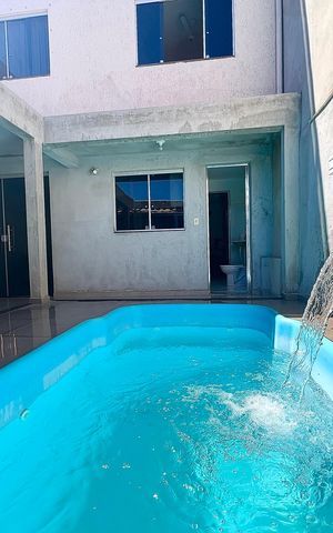 Casa à venda com 250m², 3 quartos e 4 vagas Casa à venda com 250m², 3 quartos e 4 vagasPiscina