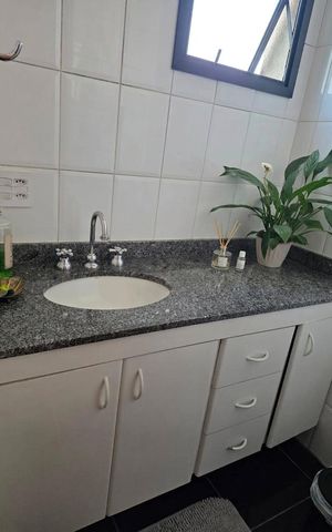 Apartamento à venda com 60m², 2 quartos e 1 vaga Apartamento à venda com 60m², 2 quartos e 1 vagaBanheiro