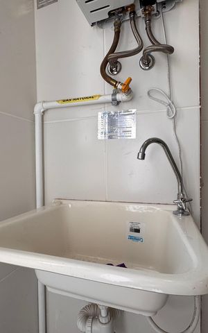 Apartamento à venda com 46m², 2 quartos e sem vaga Apartamento à venda com 46m², 2 quartos e sem vagaCozinha e Área de Serviço