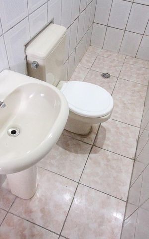 Casa para alugar com 35m², 1 quarto e 1 vaga Casa para alugar com 35m², 1 quarto e 1 vagaBanheiro