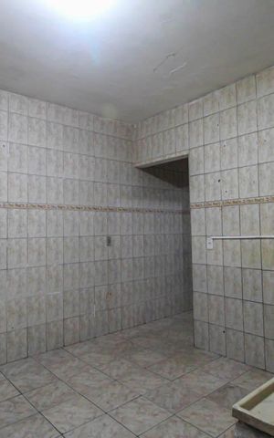 Casa para alugar com 32m², 1 quarto e sem vaga