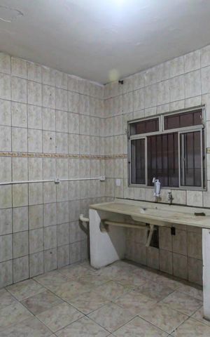 Casa para alugar com 32m², 1 quarto e sem vaga