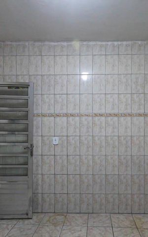 Casa para alugar com 32m², 1 quarto e sem vaga