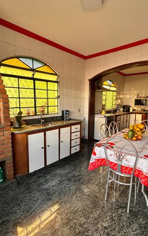 Casa para alugar com 200m², 3 quartos e 1 vaga