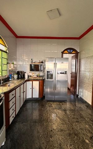 Casa para alugar com 200m², 3 quartos e 1 vaga