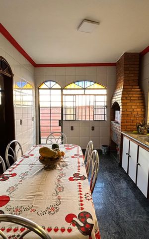 Casa para alugar com 200m², 3 quartos e 1 vaga